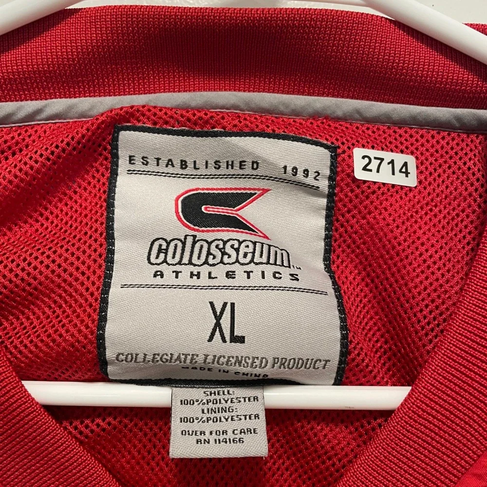Colosseum Milwaukee Bucks NBA XL Red Grey Short Sleeve Quarter Zip Windbreaker